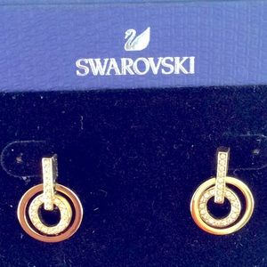 Swarovski Crystal post Earrings Gold tone